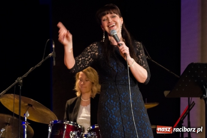 Zdjęcie w galerii na portalu naszraciborz.pl: Ballads for Ella. W 100. rocznicę urodzin Elli Fitzgerald Ewa Uryga w RCK wiadomości z regionu