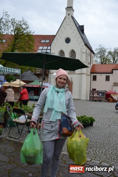 Zdjęcie w galerii na portalu naszraciborz.pl: V Zamkowy Jarmark kwiatów, żywności ekologicznej i rękodzieła na Zamku Piastowskim za nami  wiadomości z regionu