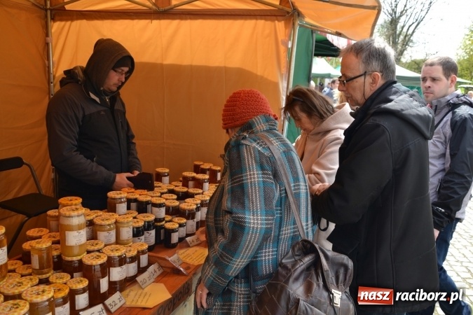 Zdjęcie w galerii na portalu naszraciborz.pl: V Zamkowy Jarmark kwiatów, żywności ekologicznej i rękodzieła na Zamku Piastowskim za nami  wiadomości z regionu