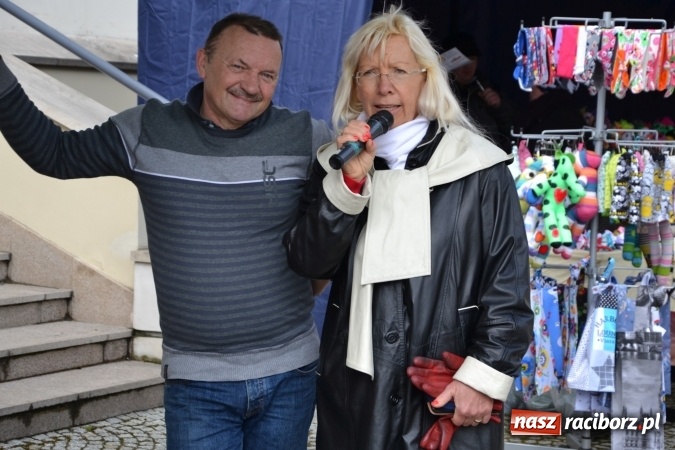 Zdjęcie w galerii na portalu naszraciborz.pl: V Zamkowy Jarmark kwiatów, żywności ekologicznej i rękodzieła na Zamku Piastowskim za nami  wiadomości z regionu