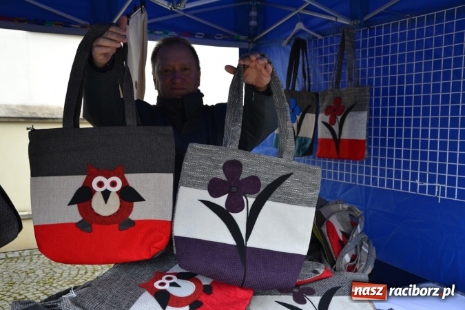 Zdjęcie w galerii na portalu naszraciborz.pl: V Zamkowy Jarmark kwiatów, żywności ekologicznej i rękodzieła na Zamku Piastowskim za nami  wiadomości z regionu