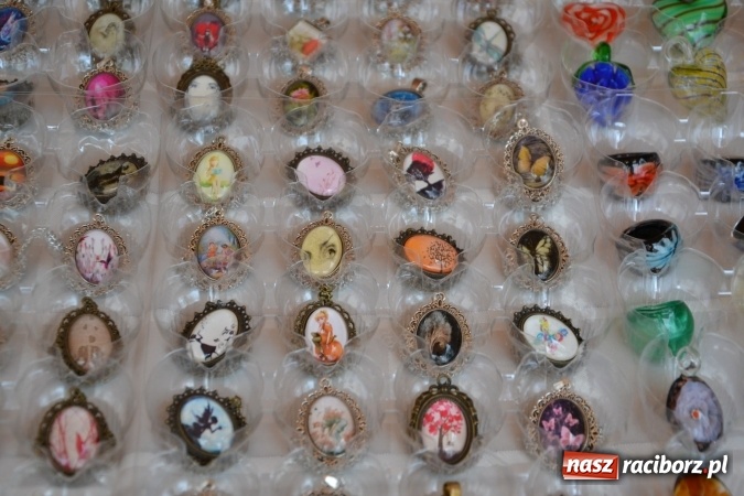 Zdjęcie w galerii na portalu naszraciborz.pl: V Zamkowy Jarmark kwiatów, żywności ekologicznej i rękodzieła na Zamku Piastowskim za nami  wiadomości z regionu