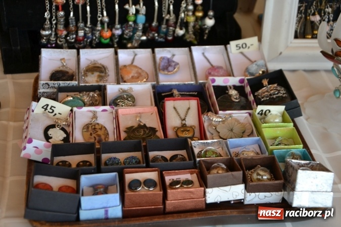 Zdjęcie w galerii na portalu naszraciborz.pl: V Zamkowy Jarmark kwiatów, żywności ekologicznej i rękodzieła na Zamku Piastowskim za nami  wiadomości z regionu