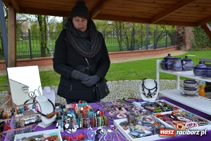 Zdjęcie w galerii na portalu naszraciborz.pl: V Zamkowy Jarmark kwiatów, żywności ekologicznej i rękodzieła na Zamku Piastowskim za nami  wiadomości z regionu