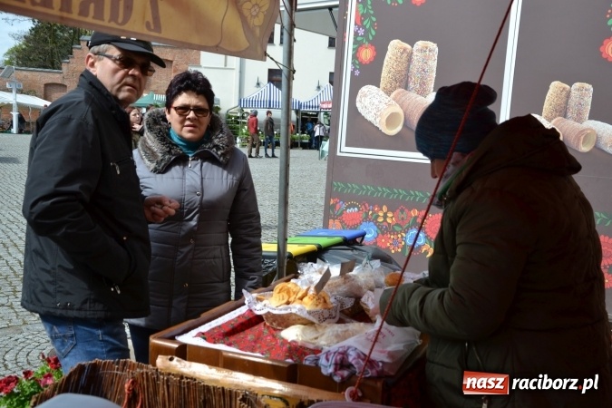 Zdjęcie w galerii na portalu naszraciborz.pl: V Zamkowy Jarmark kwiatów, żywności ekologicznej i rękodzieła na Zamku Piastowskim za nami  wiadomości z regionu