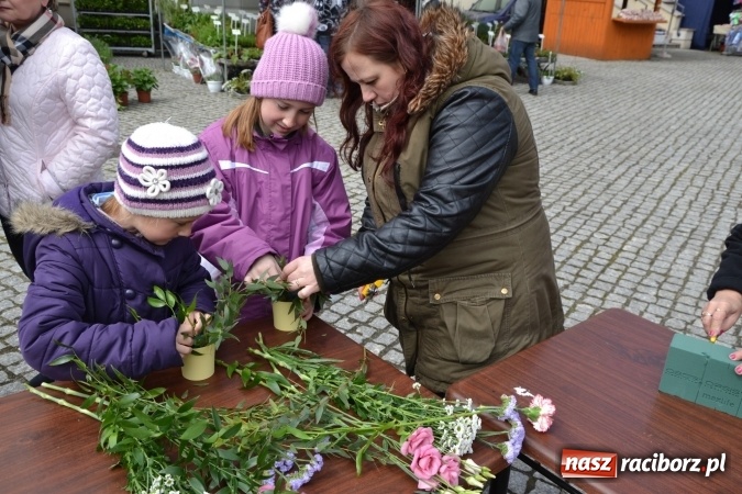 Zdjęcie w galerii na portalu naszraciborz.pl: V Zamkowy Jarmark kwiatów, żywności ekologicznej i rękodzieła na Zamku Piastowskim za nami  wiadomości z regionu