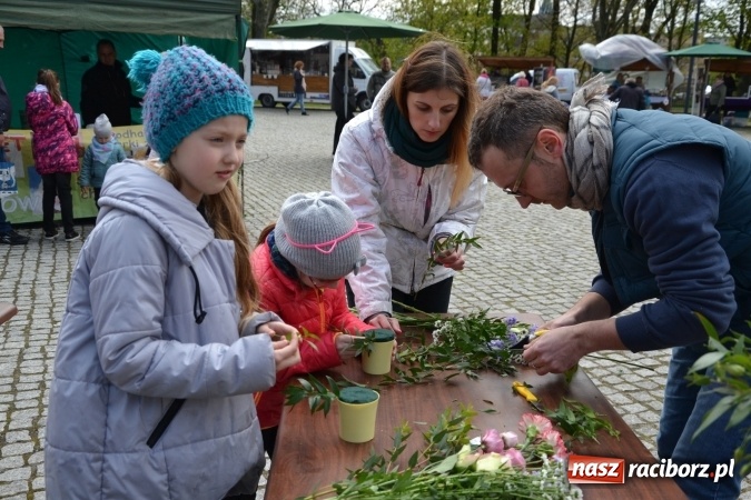Zdjęcie w galerii na portalu naszraciborz.pl: V Zamkowy Jarmark kwiatów, żywności ekologicznej i rękodzieła na Zamku Piastowskim za nami  wiadomości z regionu