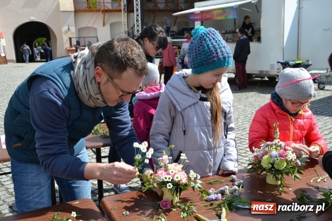 Zdjęcie w galerii na portalu naszraciborz.pl: V Zamkowy Jarmark kwiatów, żywności ekologicznej i rękodzieła na Zamku Piastowskim za nami  wiadomości z regionu