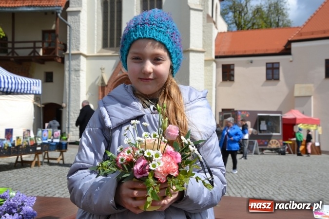 Zdjęcie w galerii na portalu naszraciborz.pl: V Zamkowy Jarmark kwiatów, żywności ekologicznej i rękodzieła na Zamku Piastowskim za nami  wiadomości z regionu