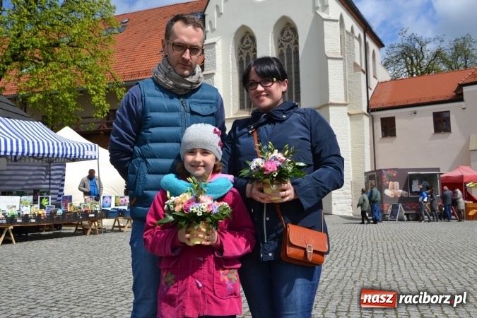 Zdjęcie w galerii na portalu naszraciborz.pl: V Zamkowy Jarmark kwiatów, żywności ekologicznej i rękodzieła na Zamku Piastowskim za nami  wiadomości z regionu