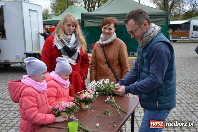 Zdjęcie w galerii na portalu naszraciborz.pl: V Zamkowy Jarmark kwiatów, żywności ekologicznej i rękodzieła na Zamku Piastowskim za nami  wiadomości z regionu