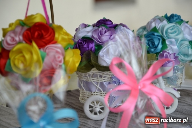 Zdjęcie w galerii na portalu naszraciborz.pl: V Zamkowy Jarmark kwiatów, żywności ekologicznej i rękodzieła na Zamku Piastowskim za nami  wiadomości z regionu