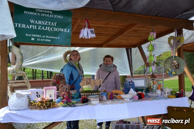 Zdjęcie w galerii na portalu naszraciborz.pl: V Zamkowy Jarmark kwiatów, żywności ekologicznej i rękodzieła na Zamku Piastowskim za nami  wiadomości z regionu