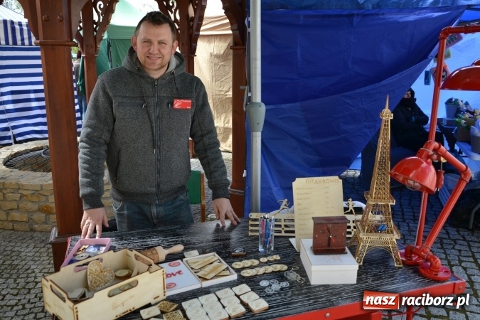 Zdjęcie w galerii na portalu naszraciborz.pl: V Zamkowy Jarmark kwiatów, żywności ekologicznej i rękodzieła na Zamku Piastowskim za nami  wiadomości z regionu