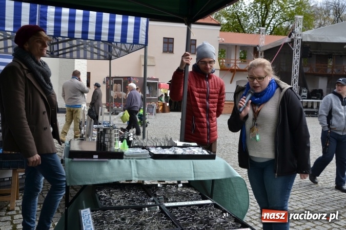Zdjęcie w galerii na portalu naszraciborz.pl: V Zamkowy Jarmark kwiatów, żywności ekologicznej i rękodzieła na Zamku Piastowskim za nami  wiadomości z regionu