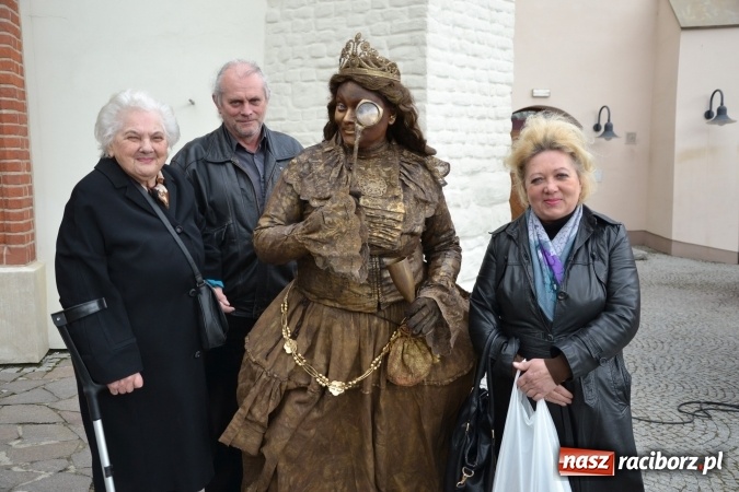 Zdjęcie w galerii na portalu naszraciborz.pl: V Zamkowy Jarmark kwiatów, żywności ekologicznej i rękodzieła na Zamku Piastowskim za nami  wiadomości z regionu