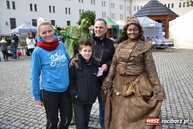 Zdjęcie w galerii na portalu naszraciborz.pl: V Zamkowy Jarmark kwiatów, żywności ekologicznej i rękodzieła na Zamku Piastowskim za nami  wiadomości z regionu