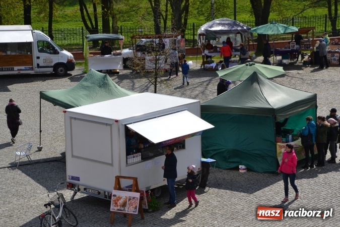Zdjęcie w galerii na portalu naszraciborz.pl: V Zamkowy Jarmark kwiatów, żywności ekologicznej i rękodzieła na Zamku Piastowskim za nami  wiadomości z regionu