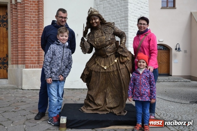 Zdjęcie w galerii na portalu naszraciborz.pl: V Zamkowy Jarmark kwiatów, żywności ekologicznej i rękodzieła na Zamku Piastowskim za nami  wiadomości z regionu