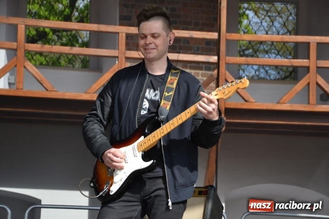 Zdjęcie w galerii na portalu naszraciborz.pl: V Zamkowy Jarmark kwiatów, żywności ekologicznej i rękodzieła na Zamku Piastowskim za nami  wiadomości z regionu