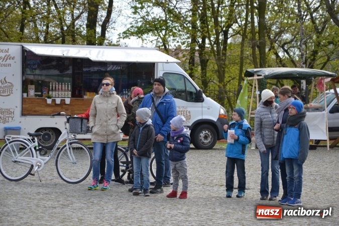 Zdjęcie w galerii na portalu naszraciborz.pl: V Zamkowy Jarmark kwiatów, żywności ekologicznej i rękodzieła na Zamku Piastowskim za nami  wiadomości z regionu
