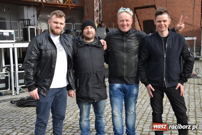 Zdjęcie w galerii na portalu naszraciborz.pl: V Zamkowy Jarmark kwiatów, żywności ekologicznej i rękodzieła na Zamku Piastowskim za nami  wiadomości z regionu