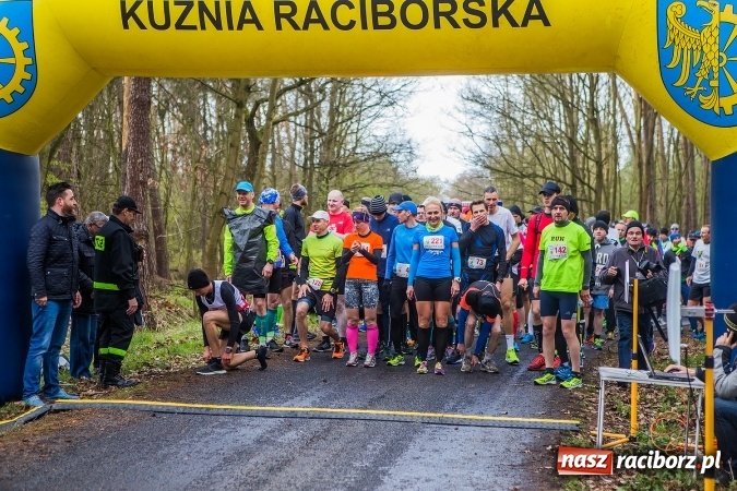 Zdjęcie w galerii na portalu naszraciborz.pl: Mateusz Wolnik zwycięzcą II P&oacute;łmaratonu Leśnego Rafamet 2017 w Kuźni Raciborskiej wiadomości z regionu