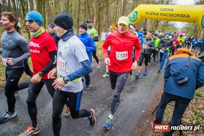 Zdjęcie w galerii na portalu naszraciborz.pl: Mateusz Wolnik zwycięzcą II P&oacute;łmaratonu Leśnego Rafamet 2017 w Kuźni Raciborskiej wiadomości z regionu