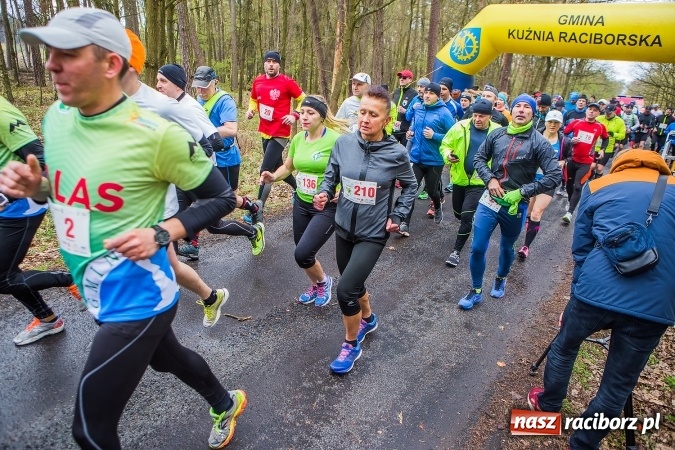 Zdjęcie w galerii na portalu naszraciborz.pl: Mateusz Wolnik zwycięzcą II P&oacute;łmaratonu Leśnego Rafamet 2017 w Kuźni Raciborskiej wiadomości z regionu