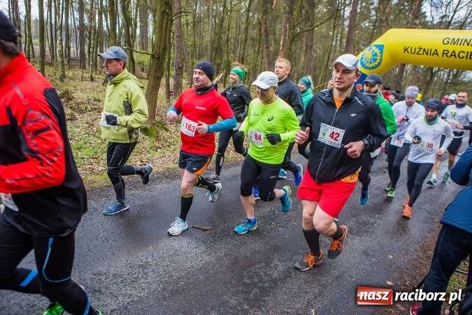 Zdjęcie w galerii na portalu naszraciborz.pl: Mateusz Wolnik zwycięzcą II P&oacute;łmaratonu Leśnego Rafamet 2017 w Kuźni Raciborskiej wiadomości z regionu