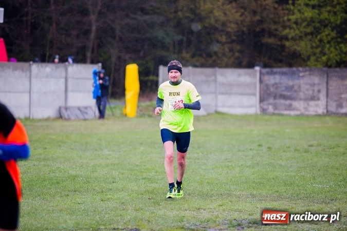 Zdjęcie w galerii na portalu naszraciborz.pl: Mateusz Wolnik zwycięzcą II P&oacute;łmaratonu Leśnego Rafamet 2017 w Kuźni Raciborskiej wiadomości z regionu