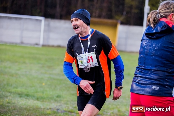 Zdjęcie w galerii na portalu naszraciborz.pl: Mateusz Wolnik zwycięzcą II P&oacute;łmaratonu Leśnego Rafamet 2017 w Kuźni Raciborskiej wiadomości z regionu