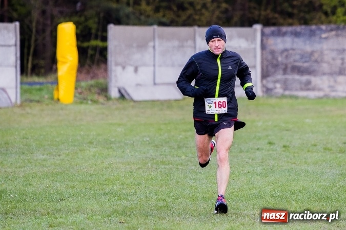 Zdjęcie w galerii na portalu naszraciborz.pl: Mateusz Wolnik zwycięzcą II P&oacute;łmaratonu Leśnego Rafamet 2017 w Kuźni Raciborskiej wiadomości z regionu