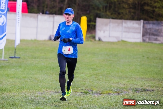 Zdjęcie w galerii na portalu naszraciborz.pl: Mateusz Wolnik zwycięzcą II P&oacute;łmaratonu Leśnego Rafamet 2017 w Kuźni Raciborskiej wiadomości z regionu