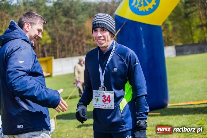 Zdjęcie w galerii na portalu naszraciborz.pl: Mateusz Wolnik zwycięzcą II P&oacute;łmaratonu Leśnego Rafamet 2017 w Kuźni Raciborskiej wiadomości z regionu