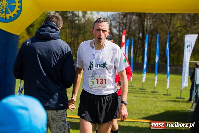Zdjęcie w galerii na portalu naszraciborz.pl: Mateusz Wolnik zwycięzcą II P&oacute;łmaratonu Leśnego Rafamet 2017 w Kuźni Raciborskiej wiadomości z regionu