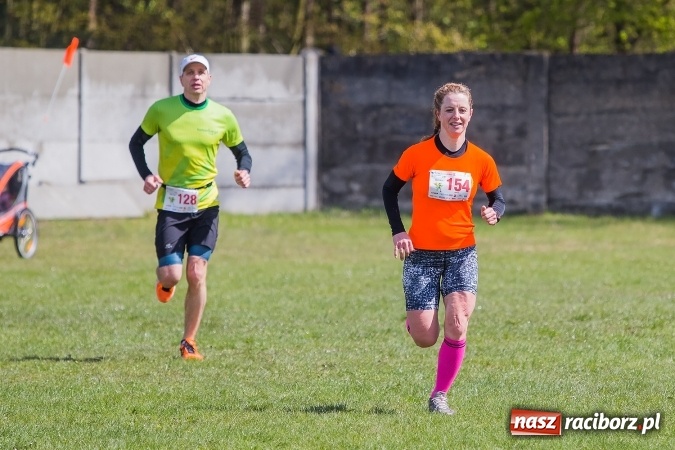Zdjęcie w galerii na portalu naszraciborz.pl: Mateusz Wolnik zwycięzcą II P&oacute;łmaratonu Leśnego Rafamet 2017 w Kuźni Raciborskiej wiadomości z regionu