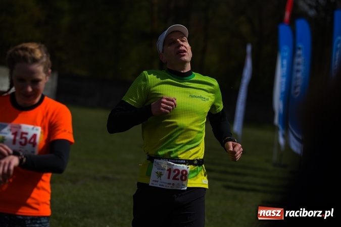 Zdjęcie w galerii na portalu naszraciborz.pl: Mateusz Wolnik zwycięzcą II P&oacute;łmaratonu Leśnego Rafamet 2017 w Kuźni Raciborskiej wiadomości z regionu