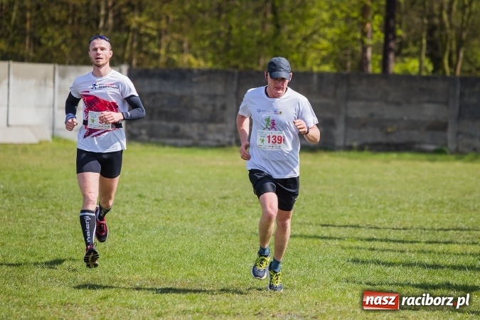 Zdjęcie w galerii na portalu naszraciborz.pl: Mateusz Wolnik zwycięzcą II P&oacute;łmaratonu Leśnego Rafamet 2017 w Kuźni Raciborskiej wiadomości z regionu