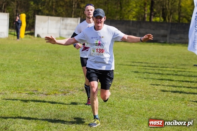 Zdjęcie w galerii na portalu naszraciborz.pl: Mateusz Wolnik zwycięzcą II P&oacute;łmaratonu Leśnego Rafamet 2017 w Kuźni Raciborskiej wiadomości z regionu