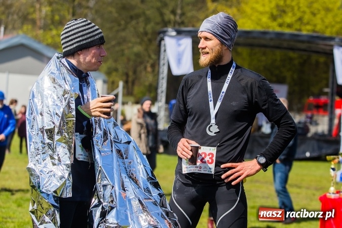 Zdjęcie w galerii na portalu naszraciborz.pl: Mateusz Wolnik zwycięzcą II P&oacute;łmaratonu Leśnego Rafamet 2017 w Kuźni Raciborskiej wiadomości z regionu