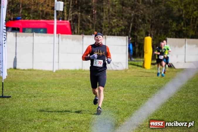 Zdjęcie w galerii na portalu naszraciborz.pl: Mateusz Wolnik zwycięzcą II P&oacute;łmaratonu Leśnego Rafamet 2017 w Kuźni Raciborskiej wiadomości z regionu