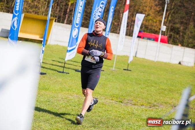 Zdjęcie w galerii na portalu naszraciborz.pl: Mateusz Wolnik zwycięzcą II P&oacute;łmaratonu Leśnego Rafamet 2017 w Kuźni Raciborskiej wiadomości z regionu