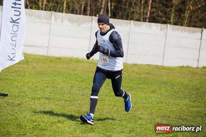 Zdjęcie w galerii na portalu naszraciborz.pl: Mateusz Wolnik zwycięzcą II P&oacute;łmaratonu Leśnego Rafamet 2017 w Kuźni Raciborskiej wiadomości z regionu