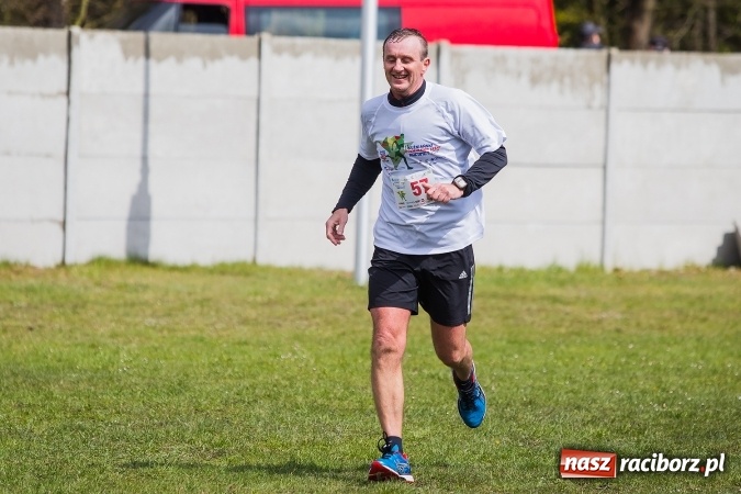 Zdjęcie w galerii na portalu naszraciborz.pl: Mateusz Wolnik zwycięzcą II P&oacute;łmaratonu Leśnego Rafamet 2017 w Kuźni Raciborskiej wiadomości z regionu