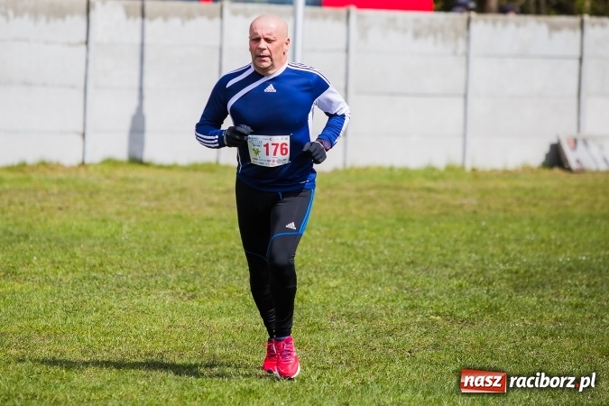 Zdjęcie w galerii na portalu naszraciborz.pl: Mateusz Wolnik zwycięzcą II P&oacute;łmaratonu Leśnego Rafamet 2017 w Kuźni Raciborskiej wiadomości z regionu