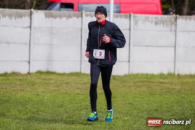 Zdjęcie w galerii na portalu naszraciborz.pl: Mateusz Wolnik zwycięzcą II P&oacute;łmaratonu Leśnego Rafamet 2017 w Kuźni Raciborskiej wiadomości z regionu