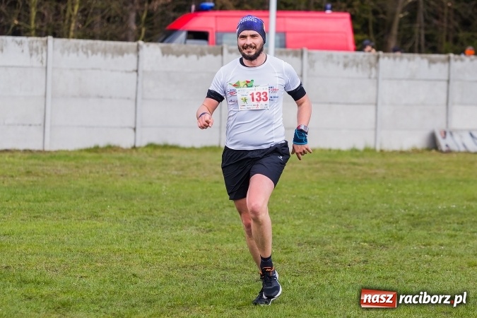 Zdjęcie w galerii na portalu naszraciborz.pl: Mateusz Wolnik zwycięzcą II P&oacute;łmaratonu Leśnego Rafamet 2017 w Kuźni Raciborskiej wiadomości z regionu