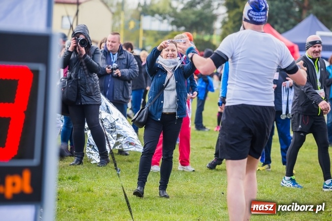 Zdjęcie w galerii na portalu naszraciborz.pl: Mateusz Wolnik zwycięzcą II P&oacute;łmaratonu Leśnego Rafamet 2017 w Kuźni Raciborskiej wiadomości z regionu