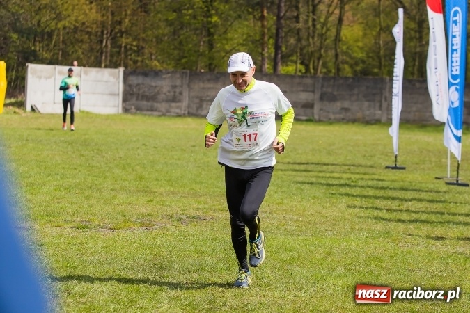 Zdjęcie w galerii na portalu naszraciborz.pl: Mateusz Wolnik zwycięzcą II P&oacute;łmaratonu Leśnego Rafamet 2017 w Kuźni Raciborskiej wiadomości z regionu